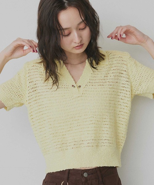 ad thie(アドティエ)の「モチーフ付きデザイン スキッパー ニット(ニット/セーター・レディース・ライトグレー/イエロー/ベージュ/ブラック・FREE)」の4枚目の写真