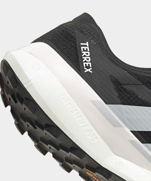 adidas（アディダス）の「テレックス アグラヴィック スピード 2 トレイルランニング / Terrex Agravic Speed 2 Trail Running / アディダス adidas（スニーカー・メンズ・ブラック・24.0cm/23.5cm/23.0cm/30.0cm/29.5cm/29.0cm/28.5cm/28.0cm/27.5cm/27.0cm/26.5cm/26.0cm/25.5cm/25.0cm/24.5cm）」の3枚目の写真
