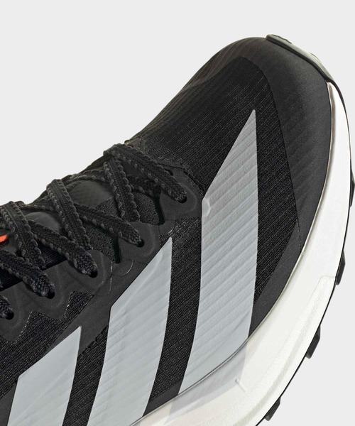 adidas（アディダス）の「テレックス アグラヴィック スピード 2 トレイルランニング / Terrex Agravic Speed 2 Trail Running / アディダス adidas（スニーカー・メンズ・ブラック・24.0cm/23.5cm/23.0cm/30.0cm/29.5cm/29.0cm/28.5cm/28.0cm/27.5cm/27.0cm/26.5cm/26.0cm/25.5cm/25.0cm/24.5cm）」の2枚目の写真
