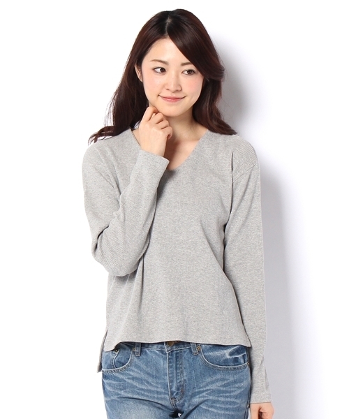 Chico(チコ)の「【who's who Chico】 ワッフルVネックプルオーバー(Tシャツ/カットソー・レディース・ホワイト/ライトグレー/モスグリーン/ピンクベージュ・FREE)」の3枚目の写真