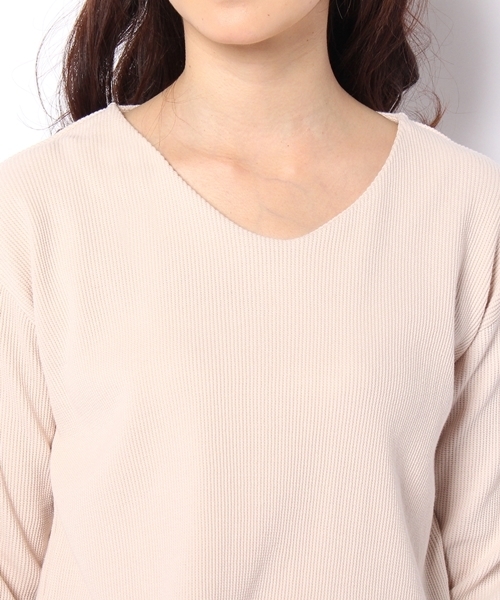 Chico(チコ)の「【who's who Chico】 ワッフルVネックプルオーバー(Tシャツ/カットソー・レディース・ホワイト/ライトグレー/モスグリーン/ピンクベージュ・FREE)」の9枚目の写真