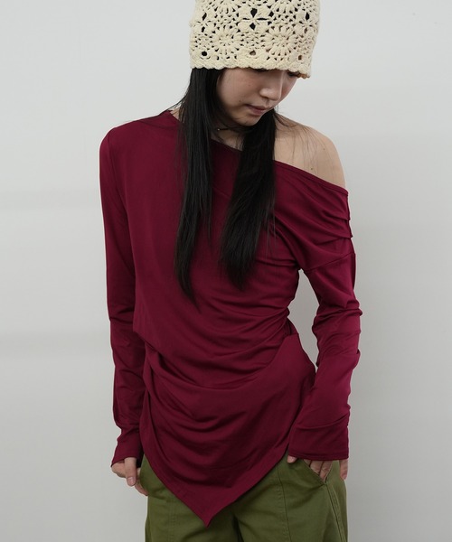 Kotoe（コトエ）の「オフショル アシメドレープカットソー（Tシャツ/カットソー・レディース・ワイン/ホワイト/ブラック・FREE）」の3枚目の写真