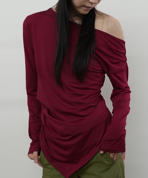 Kotoe（コトエ）の「オフショル アシメドレープカットソー（Tシャツ/カットソー・レディース・ワイン/ホワイト/ブラック・FREE）」の4枚目の写真