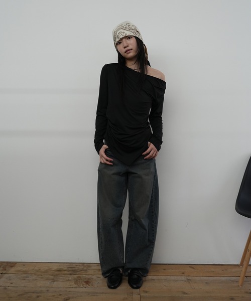 Kotoe（コトエ）の「オフショル アシメドレープカットソー（Tシャツ/カットソー・レディース・ワイン/ホワイト/ブラック・FREE）」の10枚目の写真