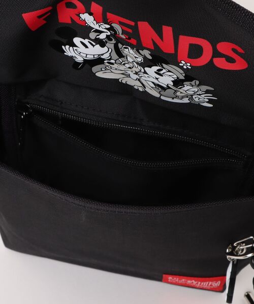 Manhattan Portage(マンハッタンポーテージ)の「Manhattan Portage/マンハッタンポーテージ ショルダーバック "ミッキー&フレンズ コレクション" NYLON MESSENGER BAG(XS)BACK POCKET W/DIVIDER MAGNET/MICKEY/26 MP1603DMMIC26M(ショルダーバッグ・メンズ・ブラック・FREE)」の4枚目の写真