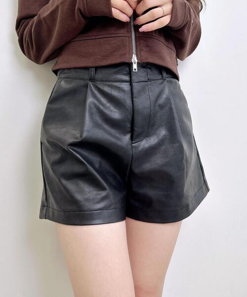 フェイクレザーショートパンツ（その他パンツ）｜INGNI（イング）の
