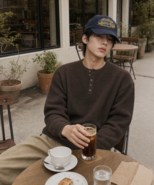 ANOLORCODE（アノローコード）の「エッセンシャル クロップドヘンリーネックニット (5color)（ニット/セーター・メンズ・ライトグレー/バーガンディー/ブラウン/ブラック/カーキ・MEDIUM/LARGE/X-LARGE）」の9枚目の写真