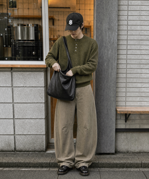 ANOLORCODE（アノローコード）の「エッセンシャル クロップドヘンリーネックニット (5color)（ニット/セーター・メンズ・ライトグレー/バーガンディー/ブラウン/ブラック/カーキ・MEDIUM/LARGE/X-LARGE）」の14枚目の写真