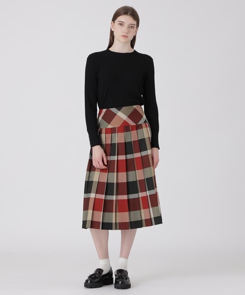 BLUE LABEL CRESTBRIDGE(ブルーレーベルクレストブリッジ)の「クレストブリッジチェックポリエステルビエラプリーツスカート(スカート・レディース・レッド/パープル系その他7・38/36)」の3枚目の写真