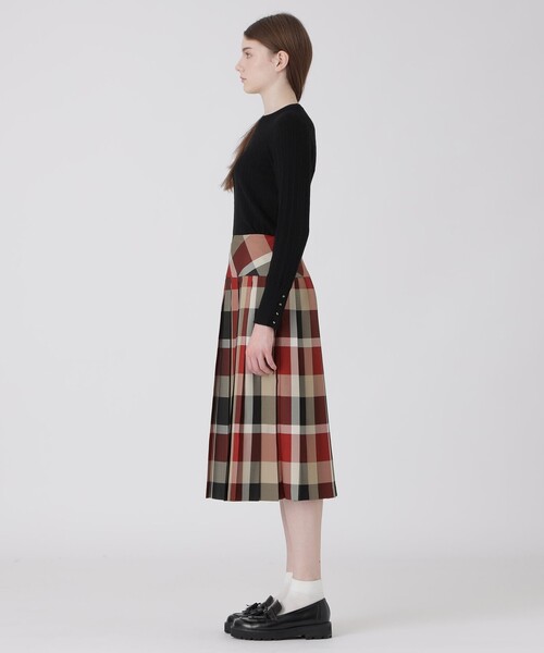 BLUE LABEL CRESTBRIDGE(ブルーレーベルクレストブリッジ)の「クレストブリッジチェックポリエステルビエラプリーツスカート(スカート・レディース・レッド/パープル系その他7・38/36)」の4枚目の写真