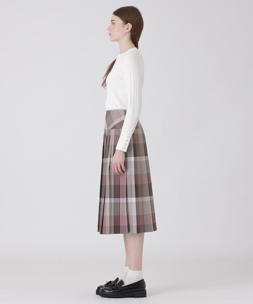 BLUE LABEL CRESTBRIDGE(ブルーレーベルクレストブリッジ)の「クレストブリッジチェックポリエステルビエラプリーツスカート(スカート・レディース・レッド/パープル系その他7・38/36)」の11枚目の写真