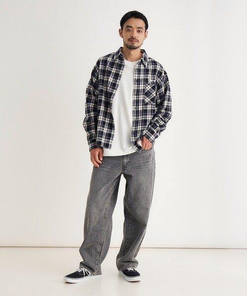 Right-on(ライトオン)の「Philip Lumbang チェックシャツ(シャツ/ブラウス・メンズ・ブラック系1/ブルー系1/チャコールグレー・04/05/06)」の11枚目の写真