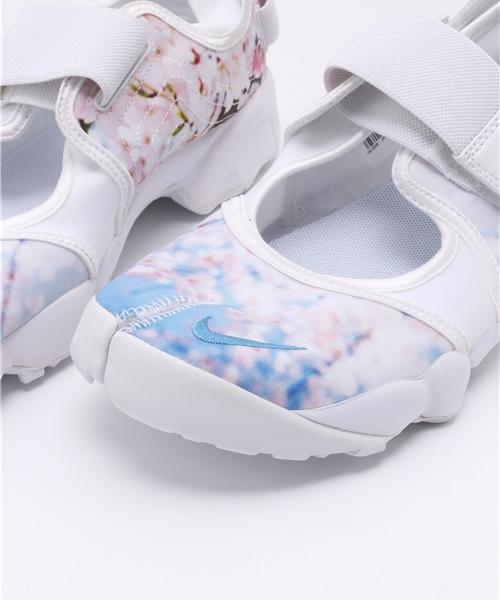 NIKE（ナイキ）の「NIKE エアリフトプリント（スニーカー・レディース・ライトホワイト・23/24/25）」の5枚目の写真