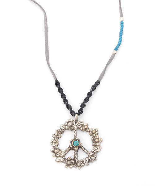 チャイハネ（チャイハネ）の「【チャイハネ】ピースフラワーネックレス（ネックレス・レディース・ゴールド/シルバー・FREE）」の2枚目の写真