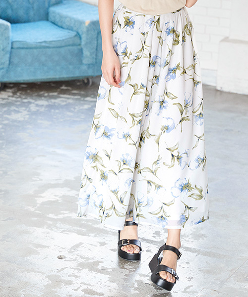 KOBE LETTUCE(コウベレタス)の「ウエストタックシフォンワイドフレアパンツ(その他パンツ・レディース・ベージュ/ネイビー/ブルー系その他/ブラック/サックスブルー/ピンク/オフホワイト/グレー/ラベンダー/ホワイト系その他/ホワイト系その他2/ブラック系その他/レッド/ブラック系その他2/ブルー系その他2/ブラウン/ブルー系その他3/マスタード/カーキ/ピンク系その他/イエロー系その他/ライトベージュ/ブラック系その他3/イエロー/ブルー系その他4/ドット/ブルー系その他5/ホワイト系その他3/ホワイト系その他4/レッド系その他/ミント/パープル/オレンジ/ブルー/モカ/ブラック系その他4/オレンジ系その他/ホワイト系その他5/グレイッシュベージュ/ブルー系その他6/ホワイト系その他6/ブラウン系その他/ベージュ系その他/グレー系その他/ブラック系その他5/ホワイト系その他7・FREE/M/L)」の3枚目の写真