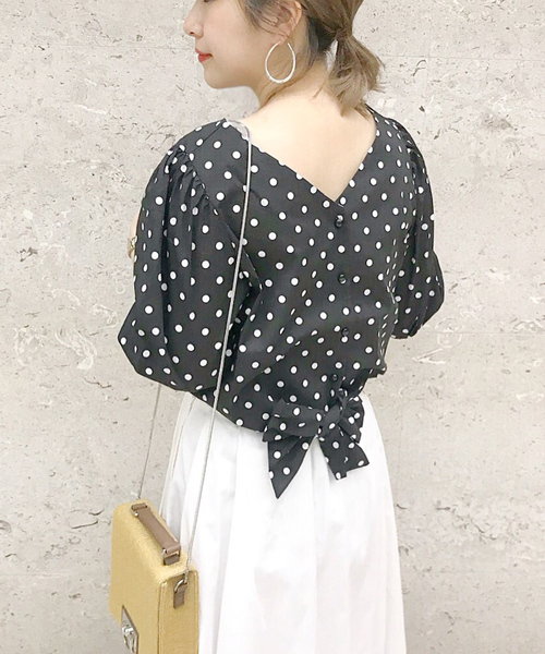 Cheek(チーク)の「2WAYドットリボンブラウス(シャツ/ブラウス・レディース・オフホワイト/ブラック/ベージュ・MEDIUM)」の10枚目の写真