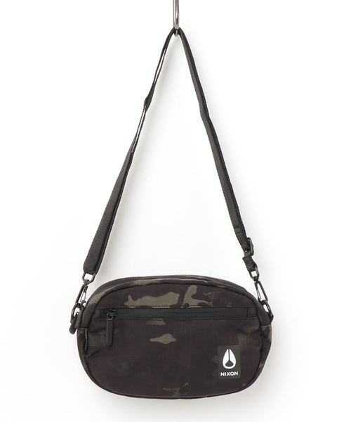 NIXON（ニクソン）の「PETTY SMALL SLING BAG（ショルダーバッグ・レディース・ブラック/カモフラージュ・ONE SIZE）」の9枚目の写真