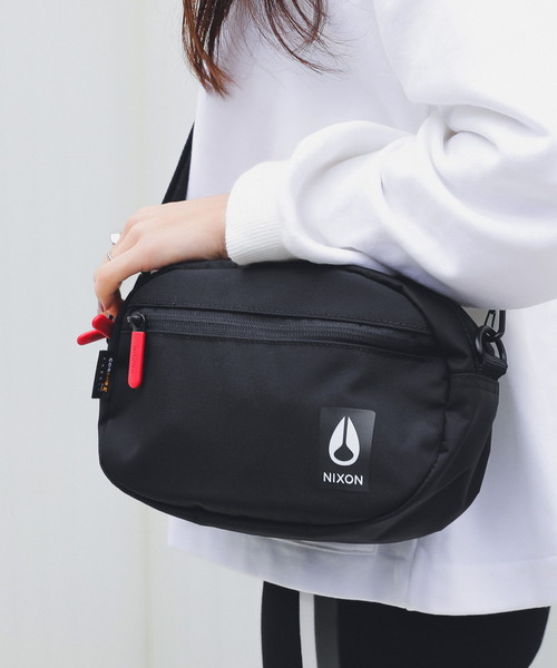 NIXON（ニクソン）の「PETTY SMALL SLING BAG（ショルダーバッグ・レディース・ブラック/カモフラージュ・ONE SIZE）」の12枚目の写真