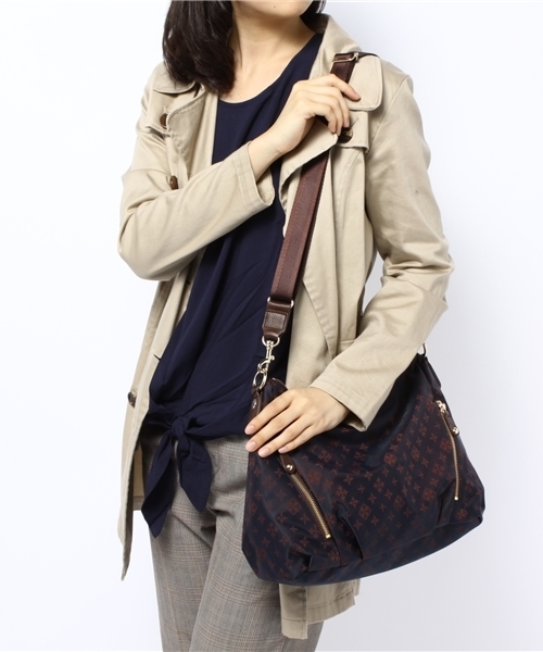 russet（ラシット）の「シンプルワンショルダーバッグ（テープショルダー付）【basic】（ショルダーバッグ・レディース・ブラック/カーキ/ピンクベージュ/マスタード・FREE）」の5枚目の写真