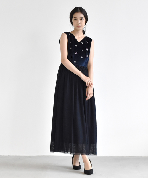 kaene(カエン)の「ベロア刺繍×チュールロングワンピース(ドレス・レディース・ブラック/ネイビー/サックスブルー・38/36)」の4枚目の写真