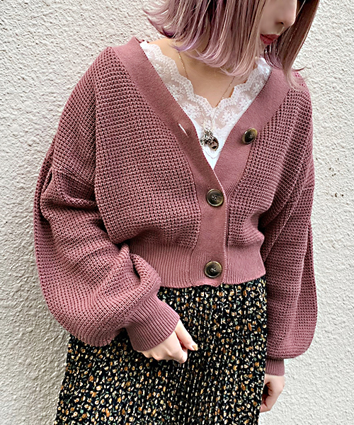 apres jour(アプレジュール)の「ワッフルVネックカーディガン【ZOZOTOWN限定アイテム】(カーディガン/ボレロ・レディース・スモークピンク/カーキ/ライトベージュ/ブルー/オフホワイト/ベージュ/ラベンダー/ライトグリーン・フリー)」の8枚目の写真