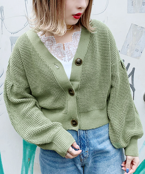 apres jour(アプレジュール)の「ワッフルVネックカーディガン【ZOZOTOWN限定アイテム】(カーディガン/ボレロ・レディース・スモークピンク/カーキ/ライトベージュ/ブルー/オフホワイト/ベージュ/ラベンダー/ライトグリーン・フリー)」の6枚目の写真