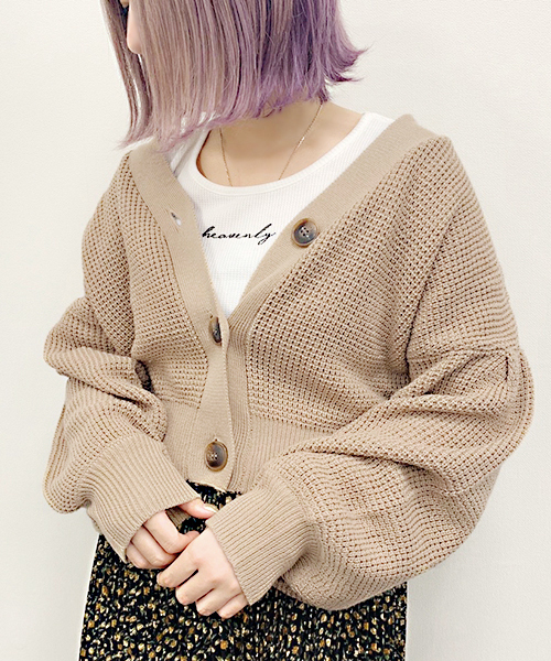 apres jour(アプレジュール)の「ワッフルVネックカーディガン【ZOZOTOWN限定アイテム】(カーディガン/ボレロ・レディース・スモークピンク/カーキ/ライトベージュ/ブルー/オフホワイト/ベージュ/ラベンダー/ライトグリーン・フリー)」の9枚目の写真