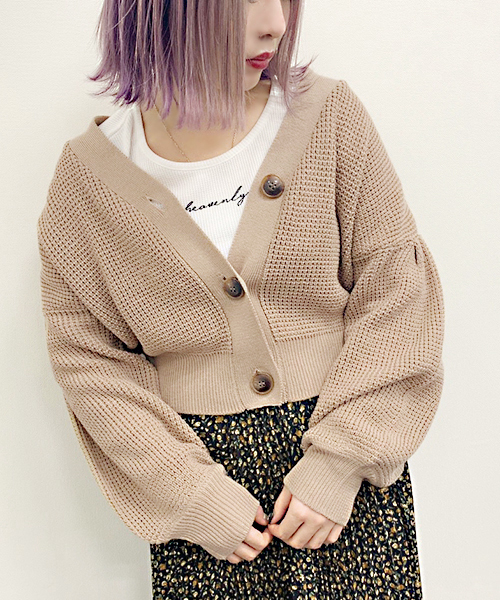 apres jour(アプレジュール)の「ワッフルVネックカーディガン【ZOZOTOWN限定アイテム】(カーディガン/ボレロ・レディース・スモークピンク/カーキ/ライトベージュ/ブルー/オフホワイト/ベージュ/ラベンダー/ライトグリーン・フリー)」の11枚目の写真