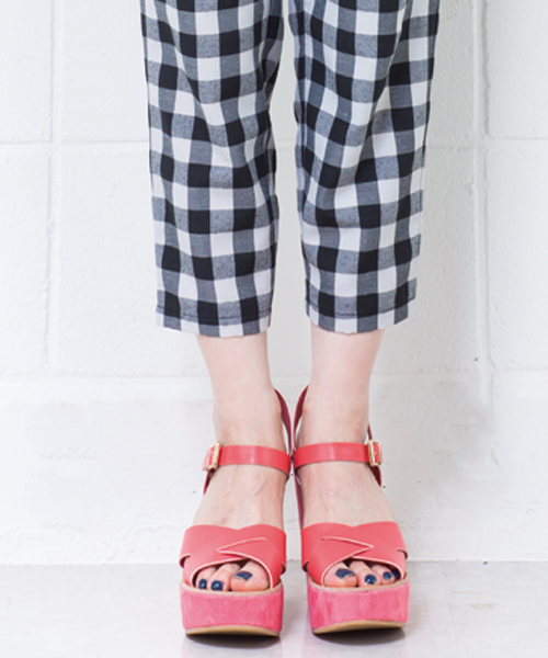 mystic（ミスティック）の「カラースエードウエッジ（サンダル・レディース・ホワイト/ブラック/ダークブラウン/ベージュ/グリーン/ピンク・37/36/38）」の6枚目の写真