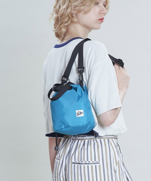 Drifter（ドリフター）の「DRAWSTRING POUCH／ドローストリングポーチ（ショルダーバッグ・レディース・ケリーグリーン/ブラック/レオパード/グレー/パープル/タン/ピンク/ターコイズブルー/その他1/その他2/ベージュ系その他/ネイビー/ダークブラウン/アニマル/ベージュ系/ブラック系その他/ブラウン系その他/ブラック×ブラック/ネイビー系/ダークグリーン/ブルー/ブラウン×イエロー/レモンイエロー/ネイビー×ホワイト/ゼブラ/ホワイト系その他/グリーン系その他/ブラック系その他2/ベビーピンク/サックスブルー/ライム/バーガンディー/グリーン系カモフラージュ/ドット/ピーコックグリーン系・FREE）」の18枚目の写真