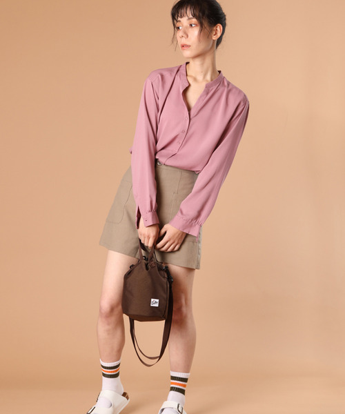 Drifter（ドリフター）の「DRAWSTRING POUCH／ドローストリングポーチ（ショルダーバッグ・レディース・ケリーグリーン/ブラック/レオパード/グレー/パープル/タン/ピンク/ターコイズブルー/その他1/その他2/ベージュ系その他/ネイビー/ダークブラウン/アニマル/ベージュ系/ブラック系その他/ブラウン系その他/ブラック×ブラック/ネイビー系/ダークグリーン/ブルー/ブラウン×イエロー/レモンイエロー/ネイビー×ホワイト/ゼブラ/ホワイト系その他/グリーン系その他/ブラック系その他2/ベビーピンク/サックスブルー/ライム/バーガンディー/グリーン系カモフラージュ/ドット/ピーコックグリーン系・FREE）」の9枚目の写真