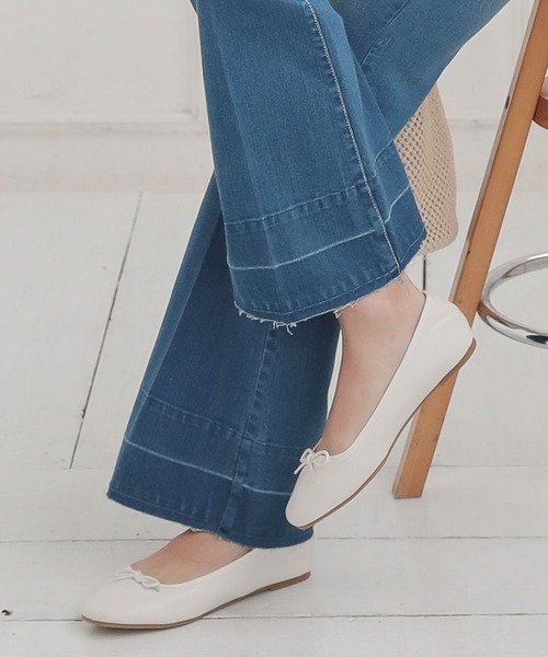 KOBE LETTUCE(コウベレタス)の「スクエアトゥバレエパンプス(パンプス・レディース・ブラック/ベージュ/ブラウン/グリーン/ゴールド系その他/アニマル/シルバー/ミント/アイボリー/その他/レオパード/イエロー/ゼブラ/ブラック系その他/パープル/レッド/パイソン・LL/S/M/L)」の2枚目の写真