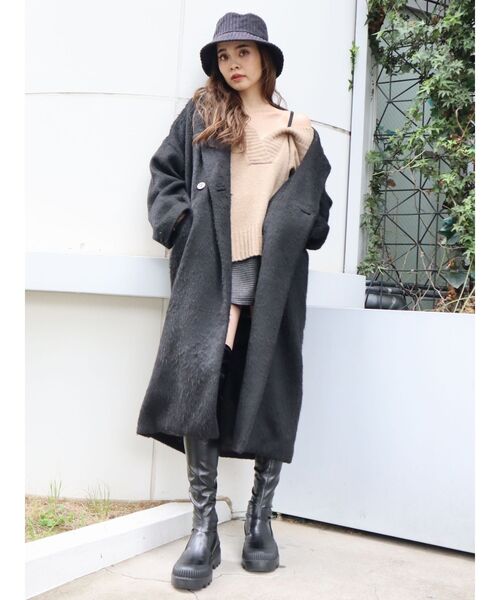 EMODA(エモダ)の「ディープVネック2WAYニット(ニット/セーター・レディース・ブラック/ブルー/パープル/ベージュ・FREE)」の5枚目の写真