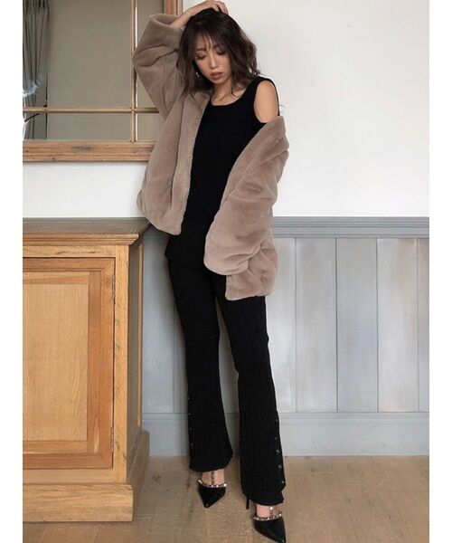 RESEXXY(リゼクシー)の「変形ニットトップス(ニット/セーター・レディース・ブラック/ベージュ/グレー・FREE)」の4枚目の写真