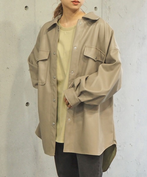 tiptop(ティップトップ)の「2021SS フェイクレザーCPOシャツ(カバーオール・レディース・ベージュ/ブラック/オフホワイト・FREE)」の3枚目の写真