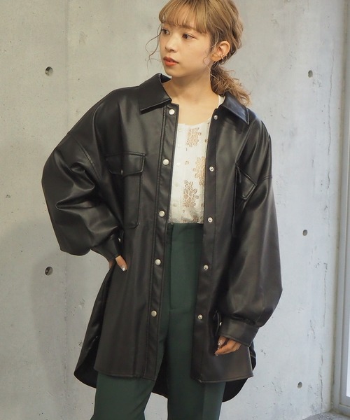 tiptop(ティップトップ)の「2021SS フェイクレザーCPOシャツ(カバーオール・レディース・ベージュ/ブラック/オフホワイト・FREE)」の2枚目の写真