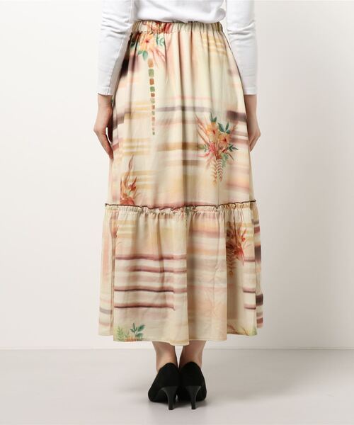 チチカカ（チチカカ）の「ボタニカルペイントスカート（スカート・レディース・ブラウン/カラフル・FREE）」の4枚目の写真