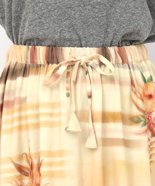 チチカカ（チチカカ）の「ボタニカルペイントスカート（スカート・レディース・ブラウン/カラフル・FREE）」の12枚目の写真