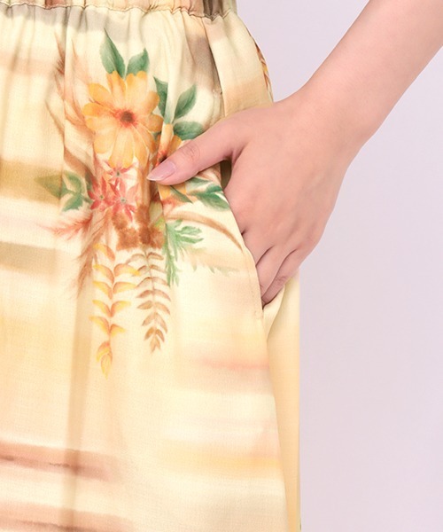 チチカカ（チチカカ）の「ボタニカルペイントスカート（スカート・レディース・ブラウン/カラフル・FREE）」の14枚目の写真