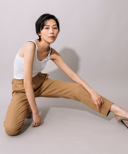 Munich(ミューニック)の「シック&シンツイル ストレッチダブルクロス テーパードパンツ(セットアップ可)(スラックス・レディース・ブラック/ベージュ/グレイッシュベージュ/カーキ/イエロー・XS/S/M)」の16枚目の写真