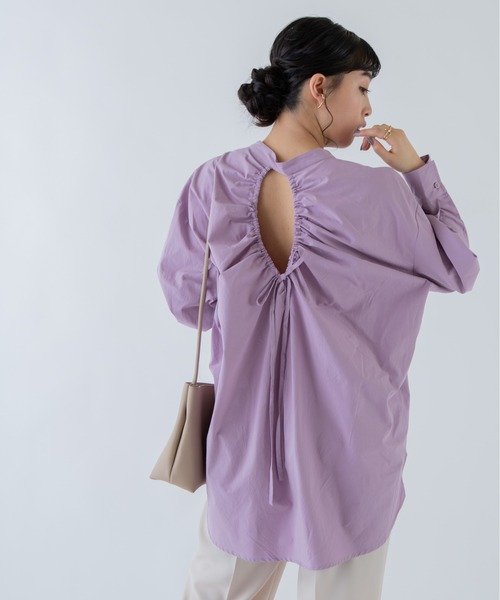 ANGIE(アンジー)の「バックオープンシャーリングシャツ(バンドカラー)(シャツ/ブラウス・レディース・ホワイト/ブラック/ベージュ/パープル/ミント・FREE)」の5枚目の写真