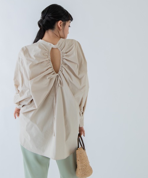 ANGIE(アンジー)の「バックオープンシャーリングシャツ(バンドカラー)(シャツ/ブラウス・レディース・ホワイト/ブラック/ベージュ/パープル/ミント・FREE)」の12枚目の写真