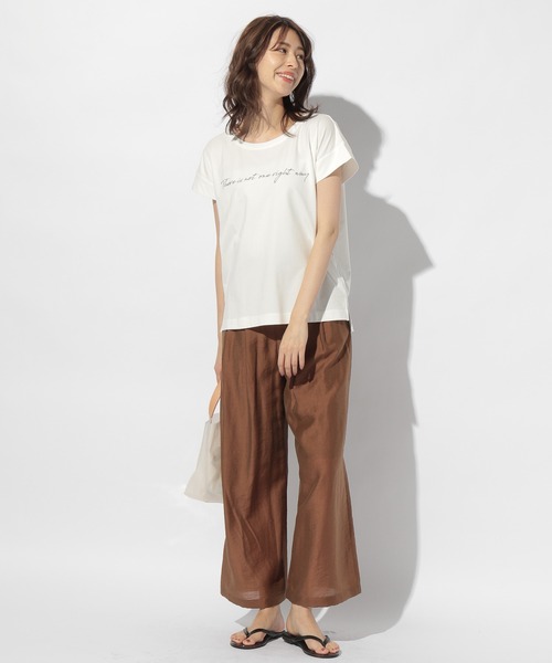 BAYFLOW(ベイフロー)の「アソートロゴクルーネックTシャツ(Tシャツ/カットソー・レディース・ライトグレー/ブラック/オフホワイト/ブルー/ラベンダー/キャメル・SMALL/MEDIUM)」の11枚目の写真