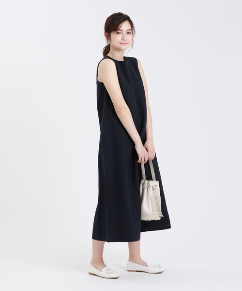 マッキントッシュフィロソフィー　コットンリネンサックワンピース　麻綿ネイビー MACKINTOSH PHILOSOPHY（ﾏｯｷﾝﾄｯｼｭ ﾌｨﾛｿﾌｨｰ）の「コットンリネン