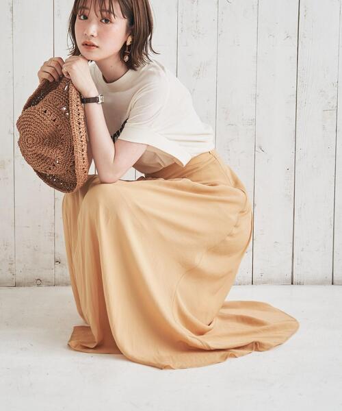 coen by SIZU（コーエンバイシズ）の「coen by SIZU サテンフレアスカート（スカート・レディース・オフホワイト/ベージュ・SMALL/MEDIUM）」の2枚目の写真