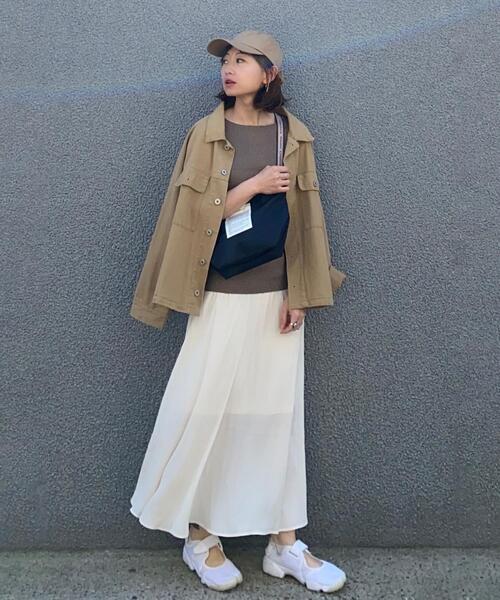 coen by SIZU（コーエンバイシズ）の「coen by SIZU サテンフレアスカート（スカート・レディース・オフホワイト/ベージュ・SMALL/MEDIUM）」の12枚目の写真