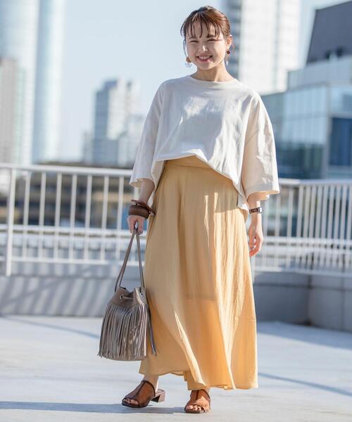 coen by SIZU（コーエンバイシズ）の「coen by SIZU サテンフレアスカート（スカート・レディース・オフホワイト/ベージュ・MEDIUM/SMALL）」の13枚目の写真