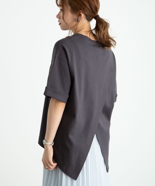 earth music&ecology(アースミュージックアンドエコロジー)の「スムースバックスリットTシャツ *(Tシャツ/カットソー・レディース・ピンク/チャコールグレー/ブラック/ミント/グレイッシュベージュ/オフホワイト・FREE)」の3枚目の写真