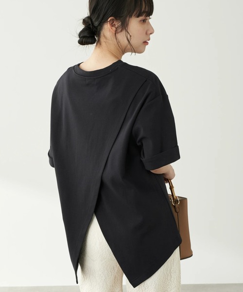 earth music&ecology(アースミュージックアンドエコロジー)の「スムースバックスリットTシャツ *(Tシャツ/カットソー・レディース・ピンク/チャコールグレー/ブラック/ミント/グレイッシュベージュ/オフホワイト・FREE)」の2枚目の写真