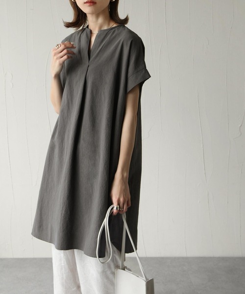 Chillfar（チルファー）の「スリットネックフレンチスリーブチュニック（チュニック・レディース・ベージュ/キャメル/チャコール・MEDIUM/LARGE）」の10枚目の写真